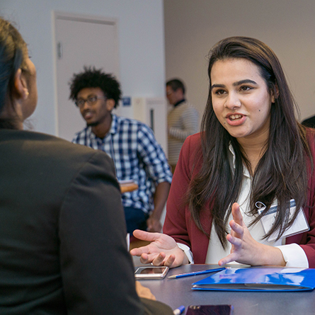 Khadija Gohar ’22 participates in a mock interview during Fast Forward. 